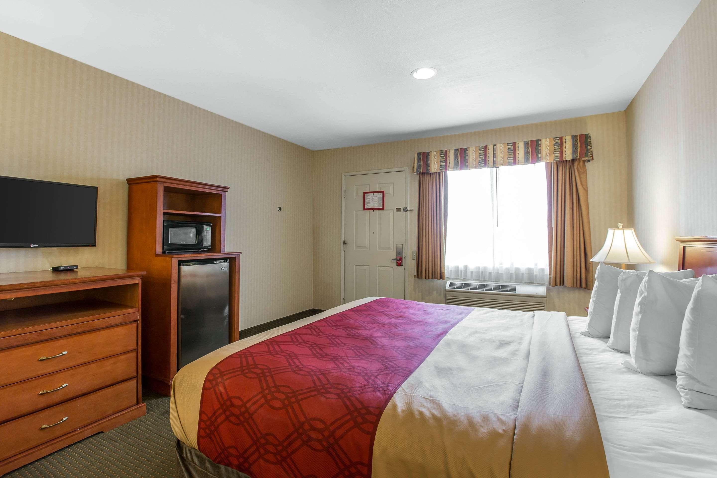 Econo Lodge Inn & Suites Riverside - Corona Exterior foto